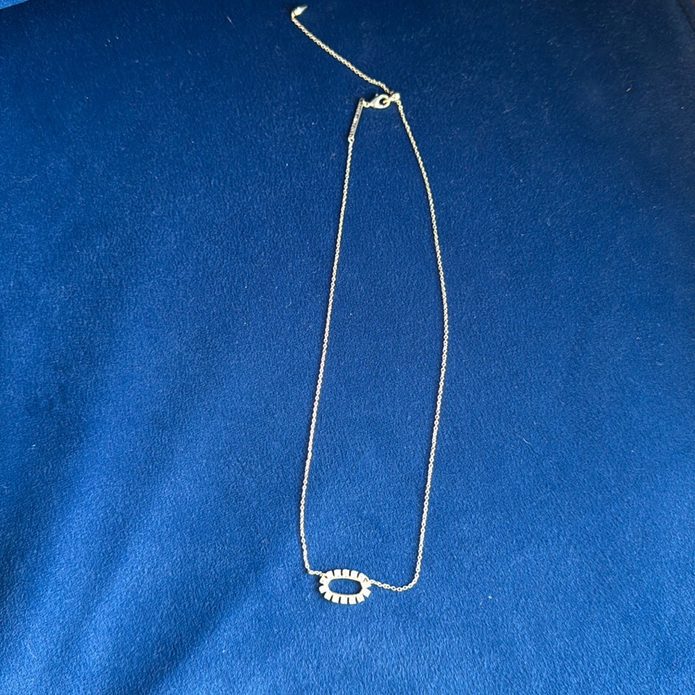 KENDRA SCOTT ELISA OPEN FRAME NECKLACE